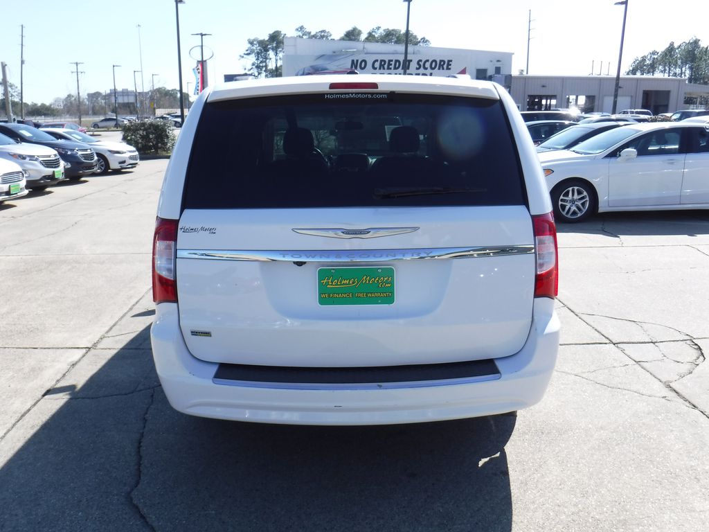 Used 2014 Chrysler Town & Country For Sale